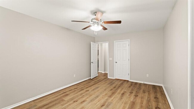 Building Photo - 621 Christian Ln