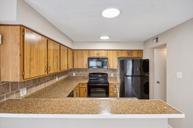 Building Photo - 11957 Bob White Dr