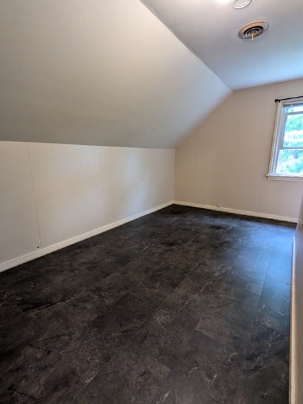 Building Photo - 605 Menomonie St