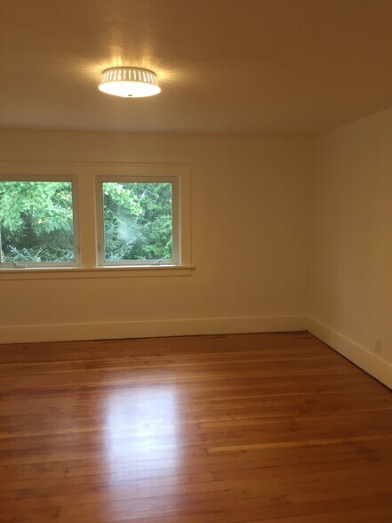 Building Photo - 2351 SE 51st Ave