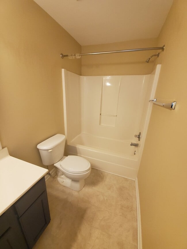 Building Photo - Charming 2 bedroom condo in Pineville !