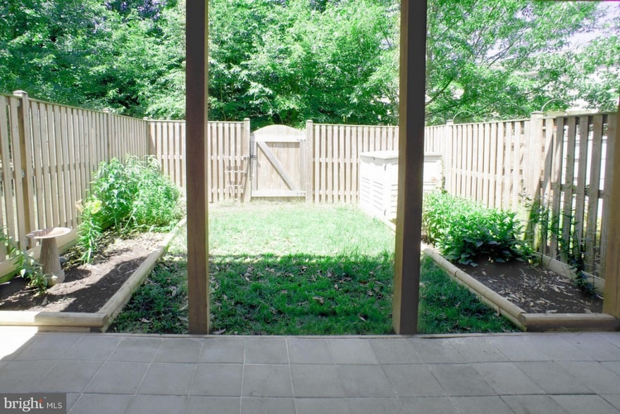 Building Photo - 2450 Ivy Landing Way
