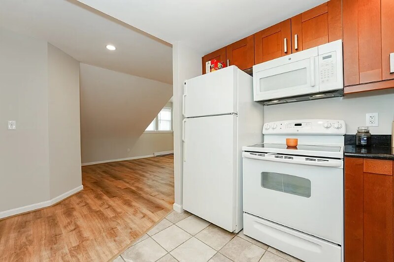 Building Photo - 35 Grove St