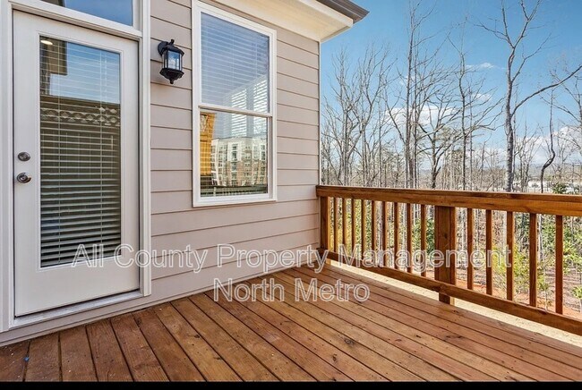 Building Photo - 105 Basil St