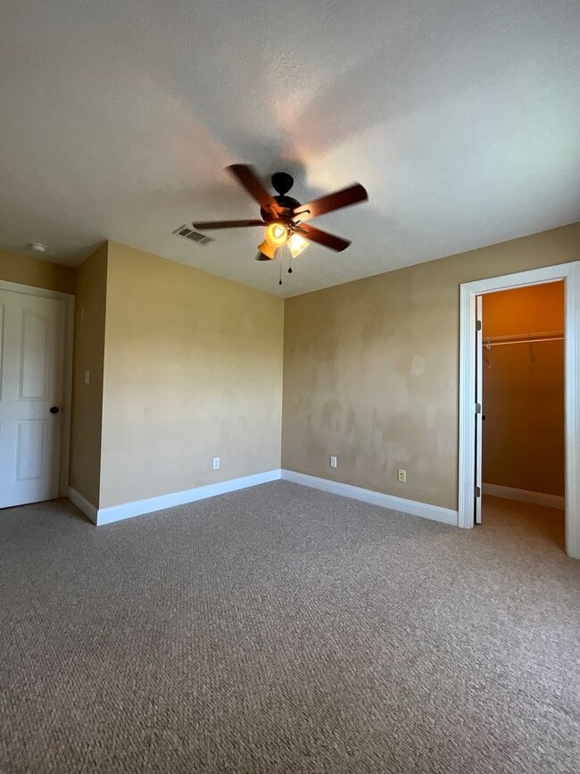 Building Photo - 110 James Dr