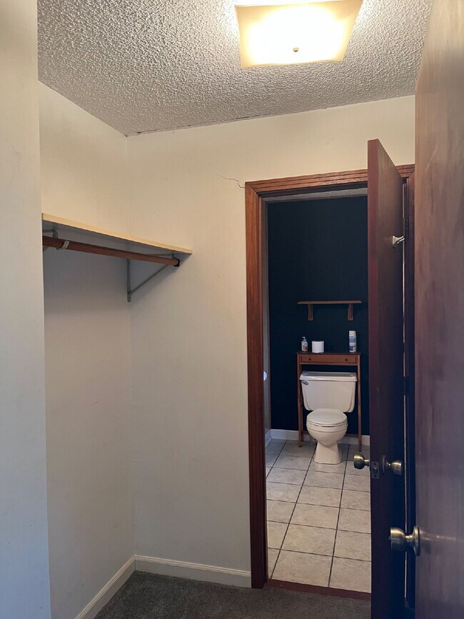 Building Photo - "Charming 2-Bedroom Retreat with Spacious 1200 Sq Ft Layout in Scenic Carthage!" Lake Front views...