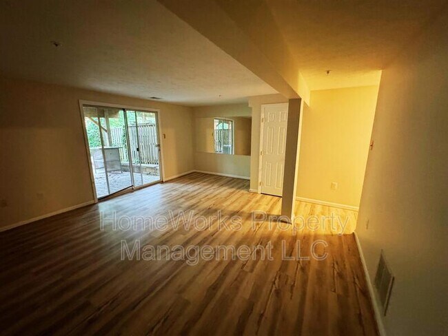 Building Photo - 1232 Seminole Dr