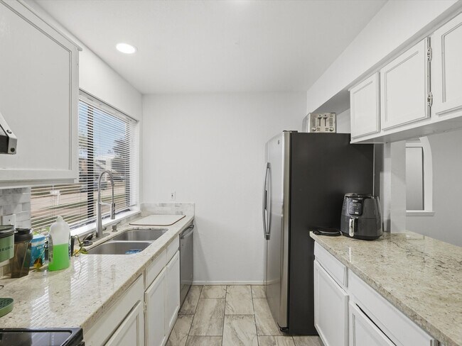 Building Photo - 22815 Carter Moir Ln