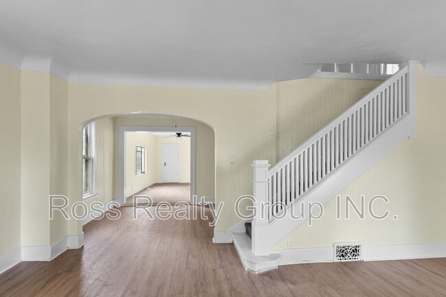 Building Photo - 1149 Fernwood Ave