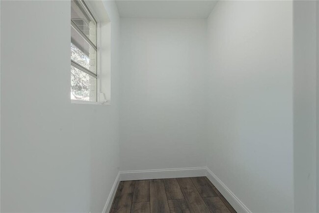 Building Photo - 5207 Dixie Lake Rd