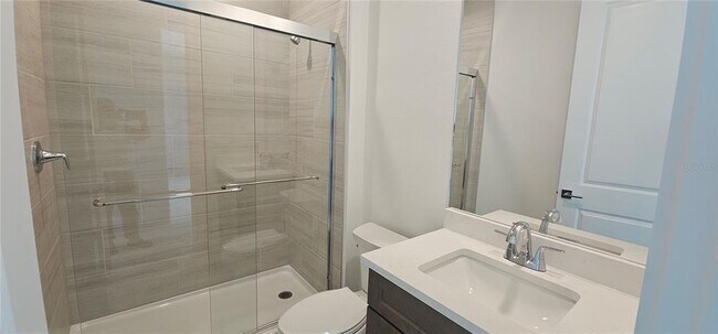 Building Photo - 2625 Waterfront Cir