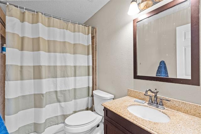 Building Photo - 1446 Creekview Dr