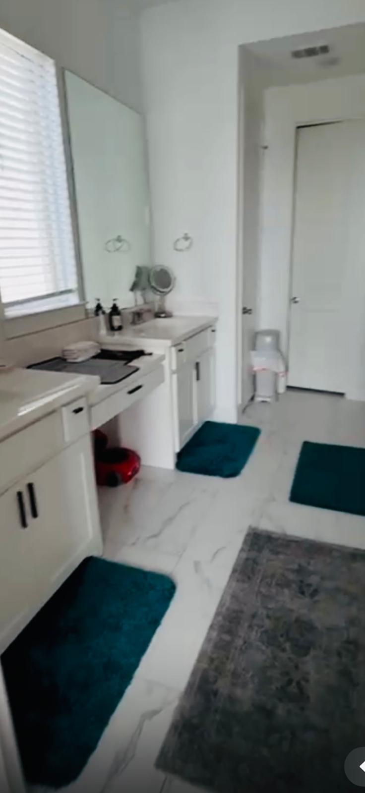 Building Photo - 4105 Sequoia St