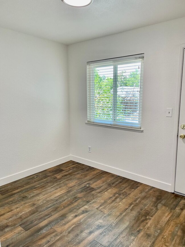 Building Photo - Remodeled