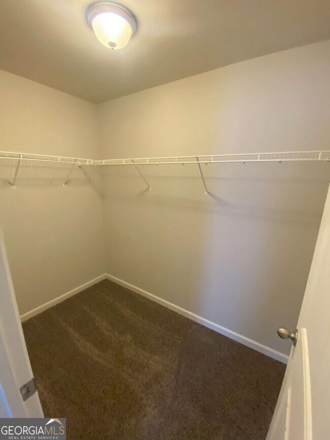 Building Photo - 5224 Cantbury Way