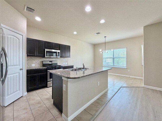 Building Photo - 1416 Fort Dessau Rd