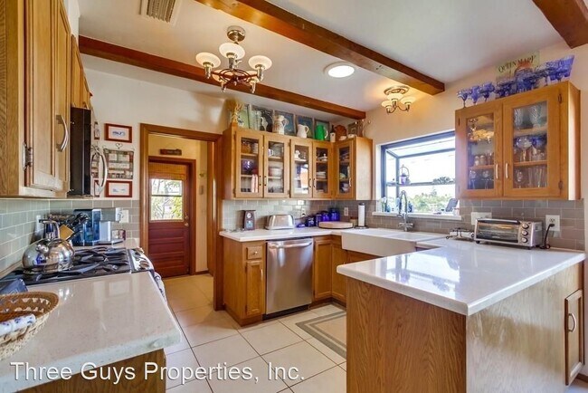 Building Photo - 3 br, 2 bath House - 4496 Berting St.