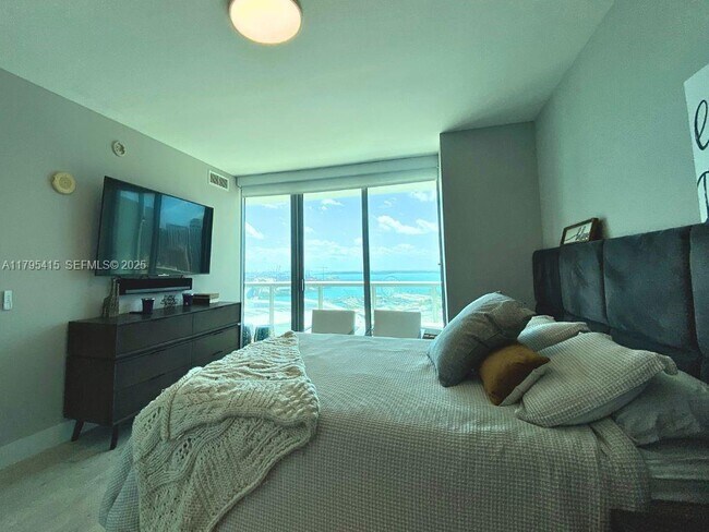 Building Photo - 888 Biscayne Blvd