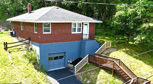 Primary Photo - 27 Cornell Ave