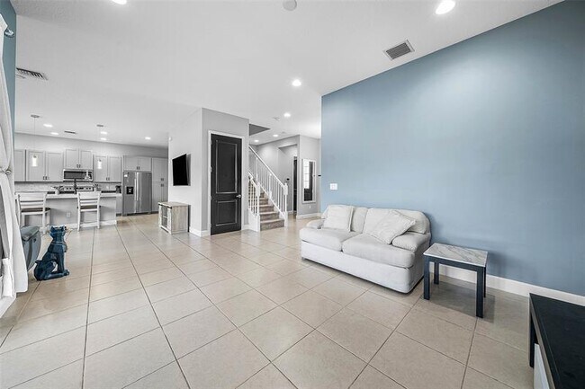 Building Photo - 15406 Goldfinch Cir