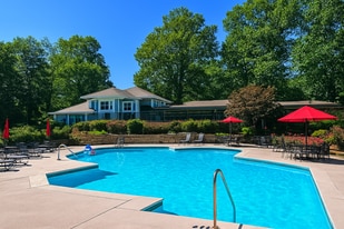 Building Photo - 903 Summit North Dr NE