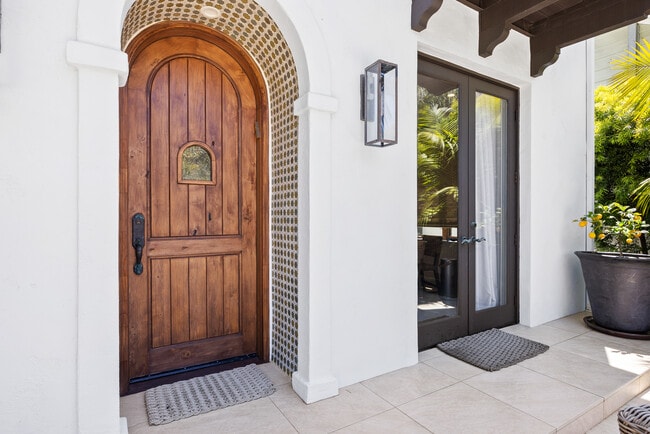 Building Photo - 227 Neptune Ave