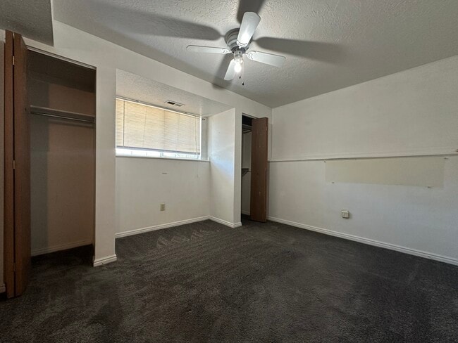 Building Photo - 1034 3350 N