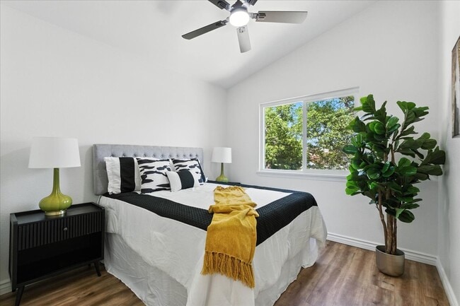 Building Photo - 6979 Walker Ct