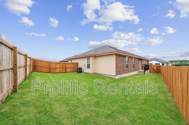 Building Photo - 126 Leon Ln