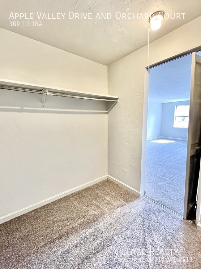 Building Photo - 910 Apple Valley Dr