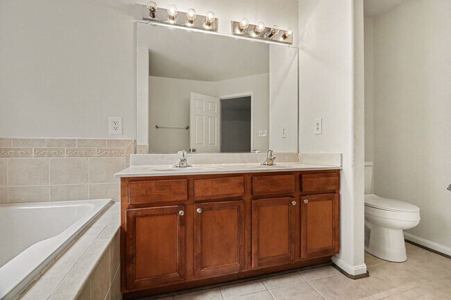 Building Photo - $2,295/Month | 3 Bed | 2.5 Bath | End-Unit Townhome in Belmont at Carmel Church | New HVAC | Wood...
