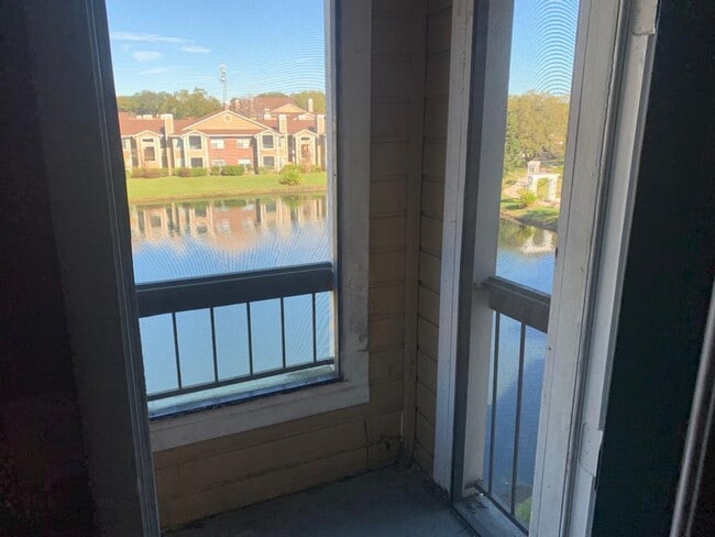 Building Photo - Excellent 2 bed / 1 bath within Regency Ga...