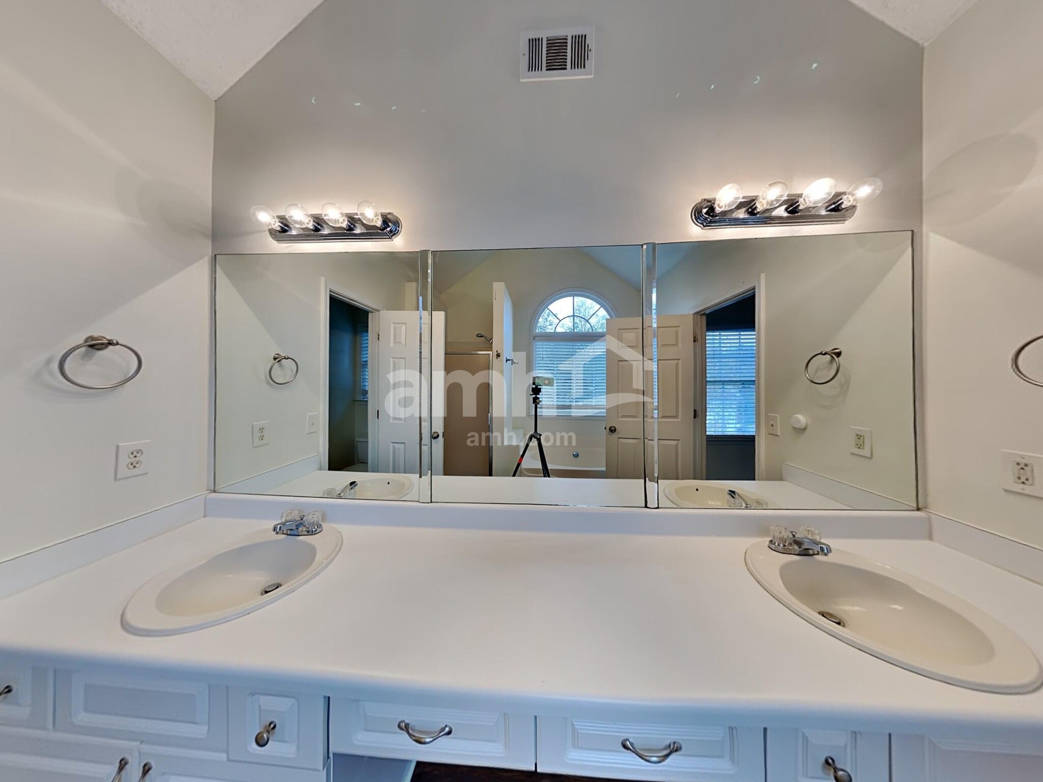 Building Photo - 170 Steeple Chase Trail