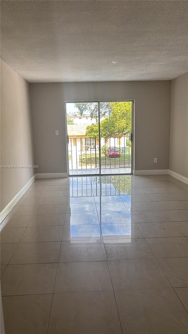 Primary Photo - 13725 NE 6th Ave