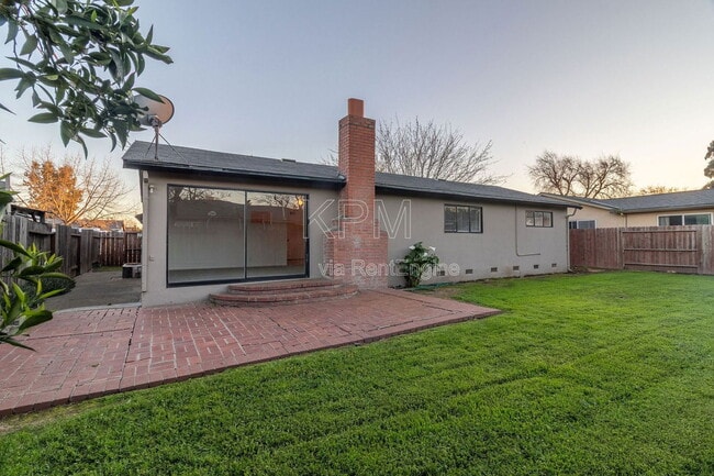 Building Photo - 713 San Francis Ave