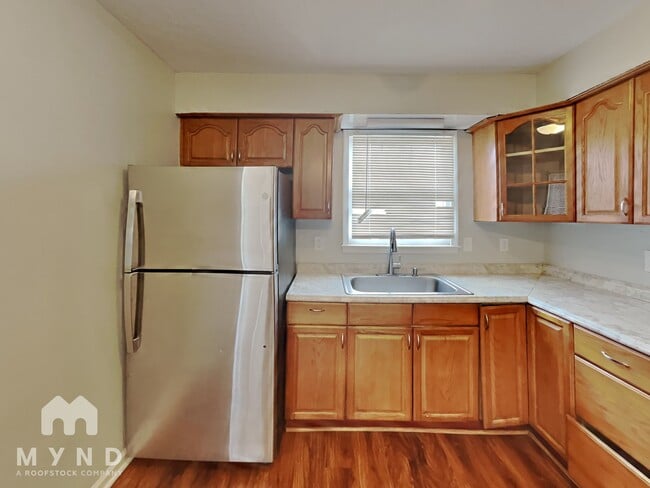 Building Photo - 4815 S Singing Woods Pl