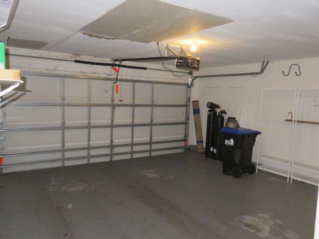 Building Photo - 839 Rosemere Cir