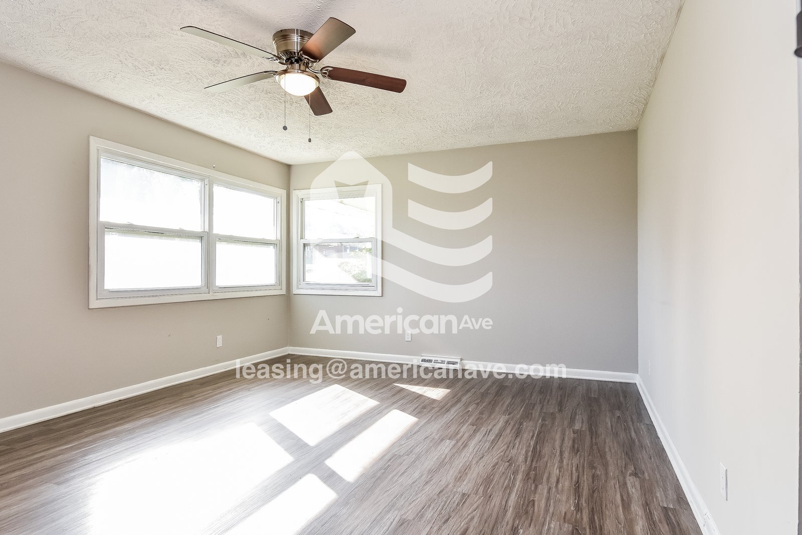 Building Photo - 537 Hemingway St