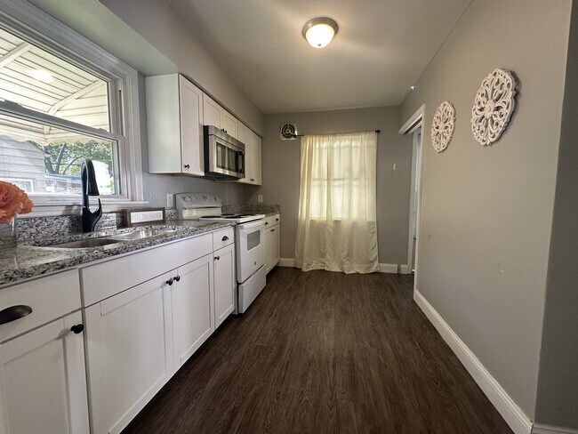 Building Photo - 1265 Anderson Rd