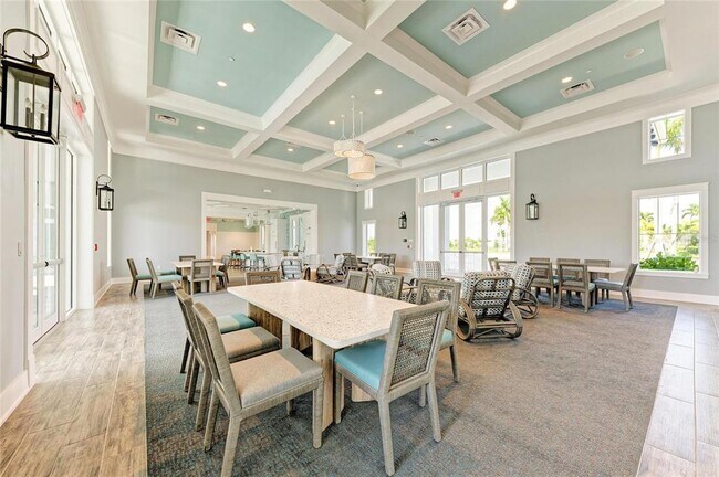 Building Photo - 6629 Fort Pierce Ave