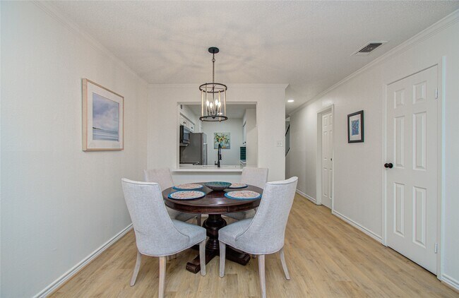 Building Photo - 15309 Kingfield Dr