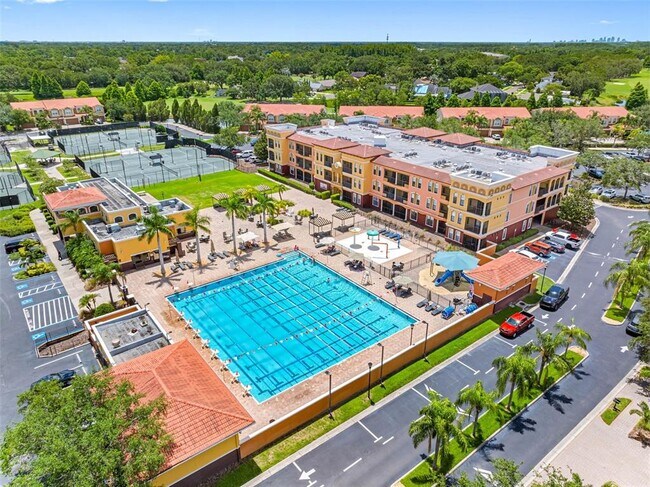 Building Photo - 13941 Clubhouse Dr