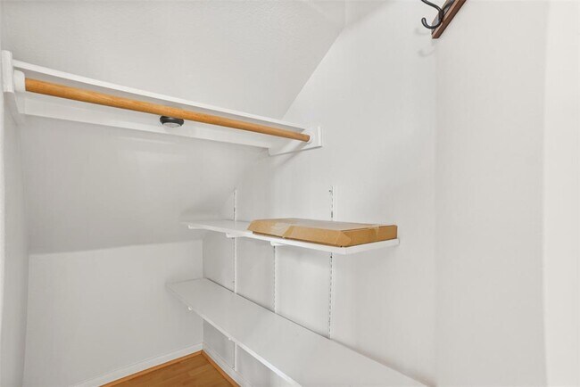 Building Photo - 1617 Gaylord Dr