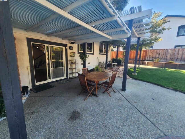 Building Photo - 1127 Mataro Ct