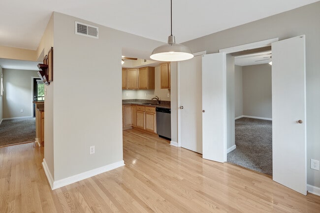 Building Photo - 1843 Fernspring Cove