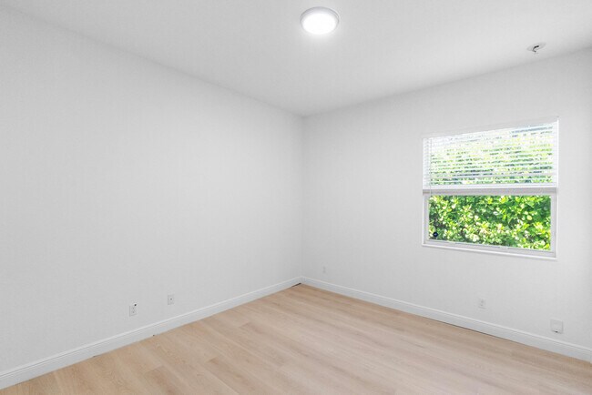 Building Photo - 301 Rudder Cay Way