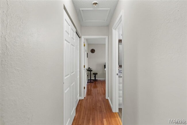 Building Photo - 712 Oak Hollow Ct