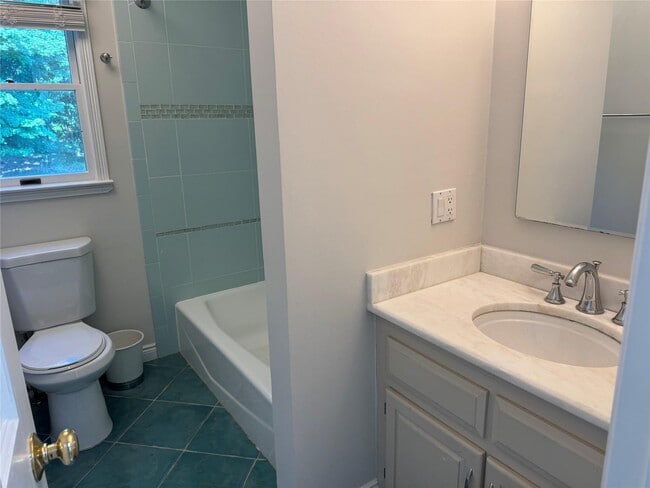 Building Photo - 91 Piermont Pl