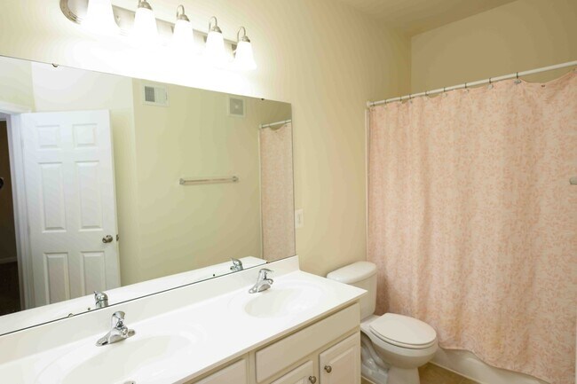 Building Photo - 2691 Sheffield Hill Way