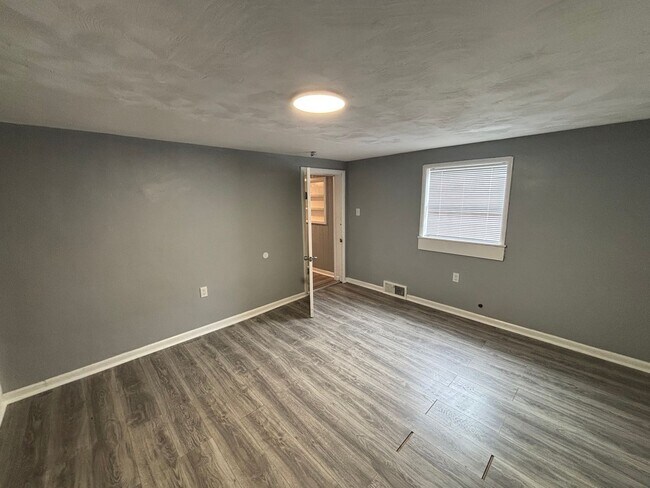 Building Photo - 3 bedroom 1.5 bathroom for rent in Arlington